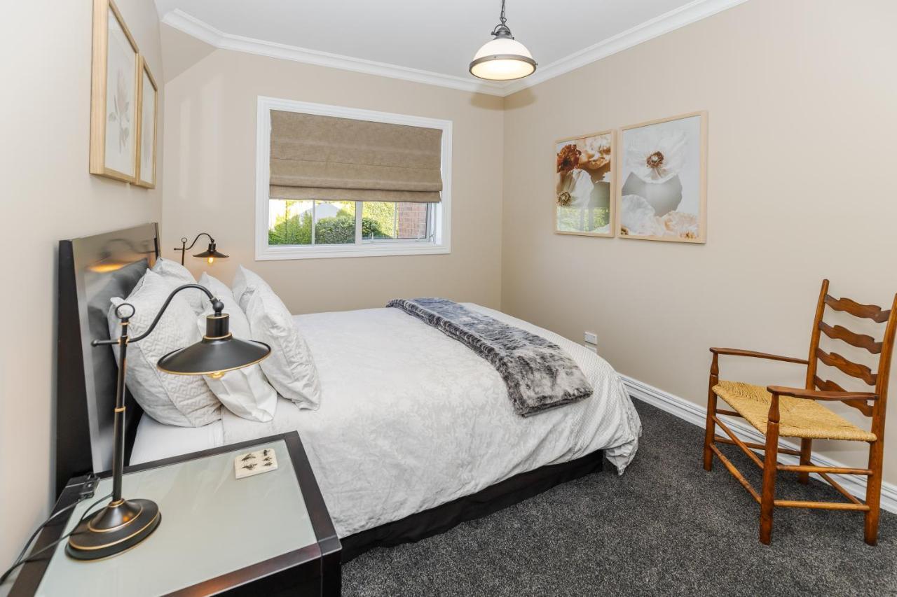 Sweet Magnolia 1 Or 2 Bedroom Suite St Kilda Cambridge With Complimentary Continental Breakfast Exterior photo